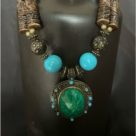 Unique Statement Necklace - Picture 1 of 3